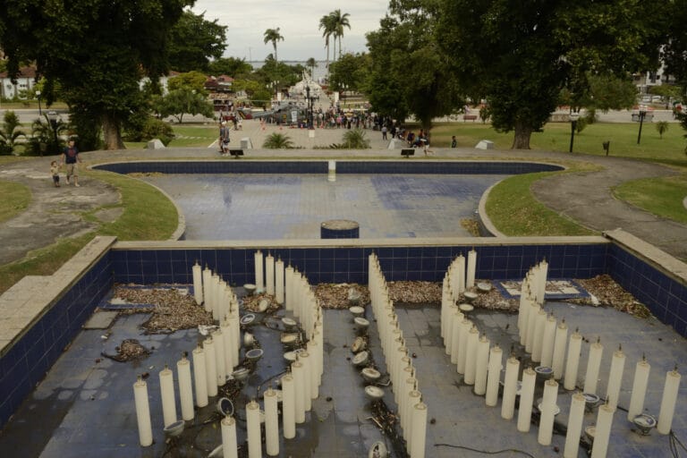 Praça Abandonada em Araruama, RJ