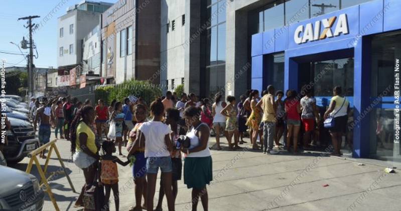 fila na Caixa de Araruama - banco