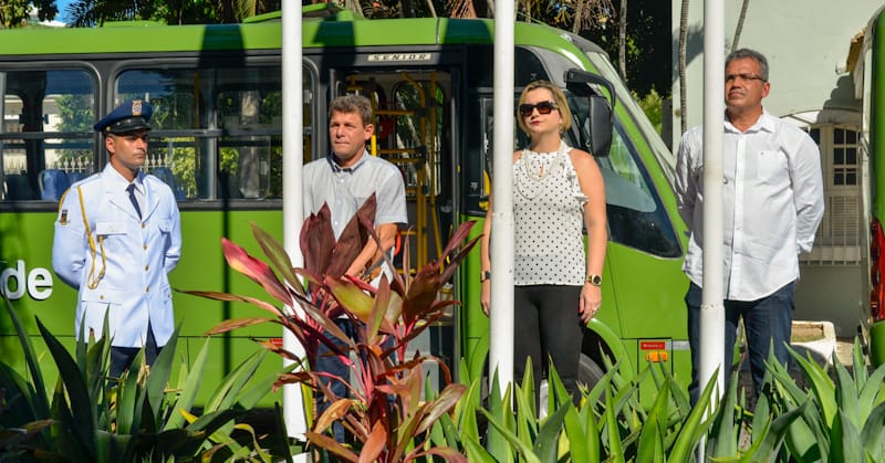 Hasteamento dos Pavilhões no Paço Municipal de Araruama