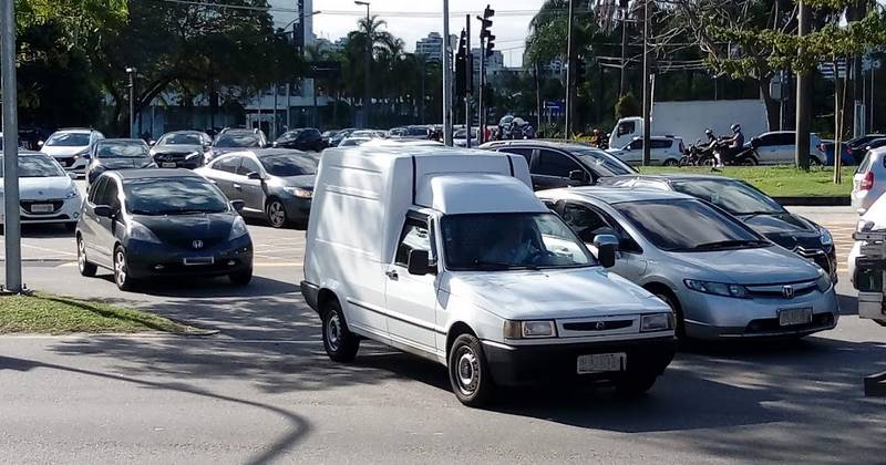 Carros Trânsito