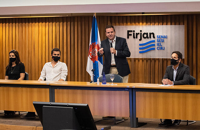 Eduardo Paes no Gabinete de Transição - Foto de Vinicius Magalhães