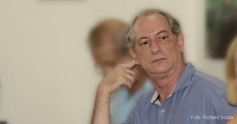Ciro Gomes pensativo