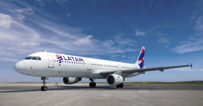 LATAM avião Airbus A321 - Divulgação - LATAM