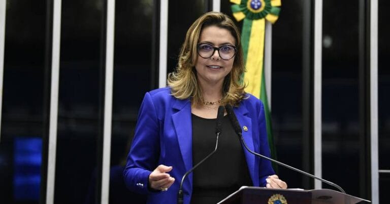 Em discurso, à tribuna, senadora Leila Barros (PDT-DF) - Foto de Roque de Sá-Agência Senado