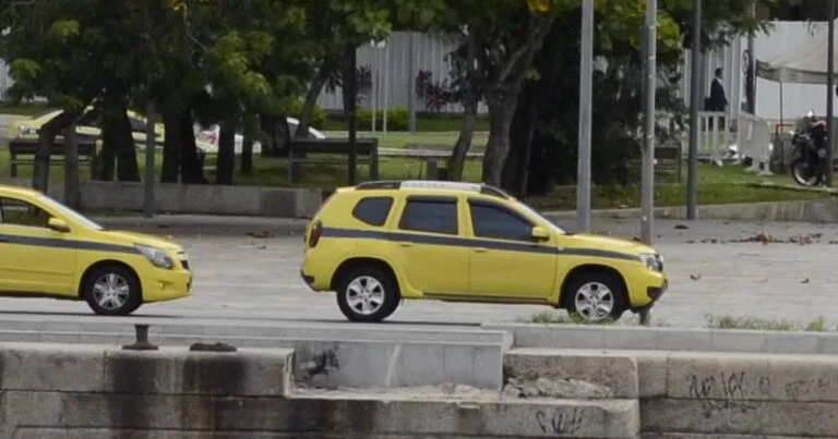 táxi taxi taxista - foto de Richard Souza