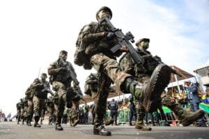 01 (Brasília - DF, 07-09-2022) Soldados Militares no Desfile Cívico-Militar por ocasião das Comemorações do Bicentenário da Independência do Brasil - Foto de Isac Nóbrega-PR
