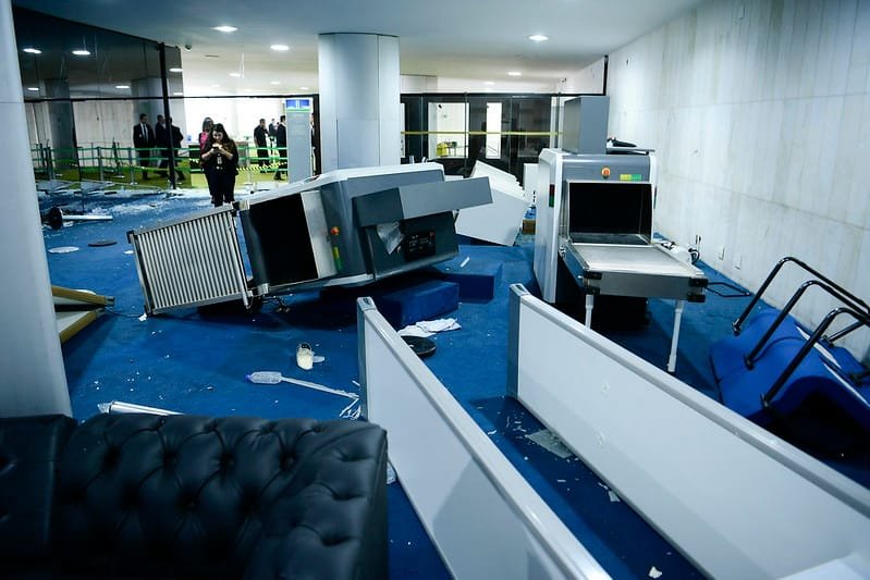 vandalismo atos antidemocráticos 8 de janeiro 2