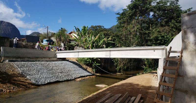 DER-RJ começa instalação de vigas de ponte na RJ-142