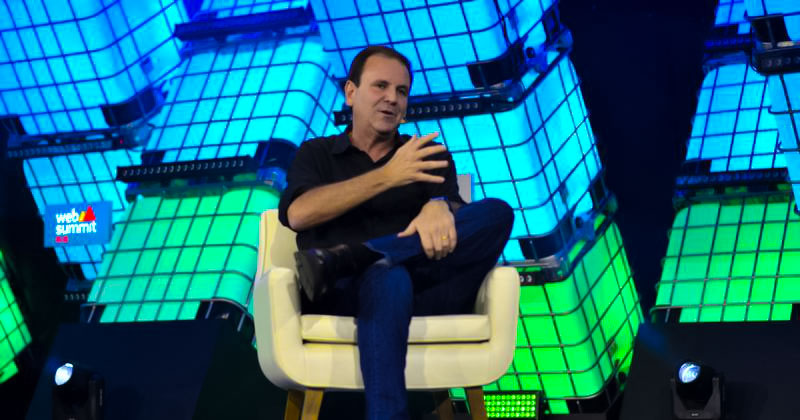 Eduardo Paes no palco central da Web Summit Rio 2023_edited
