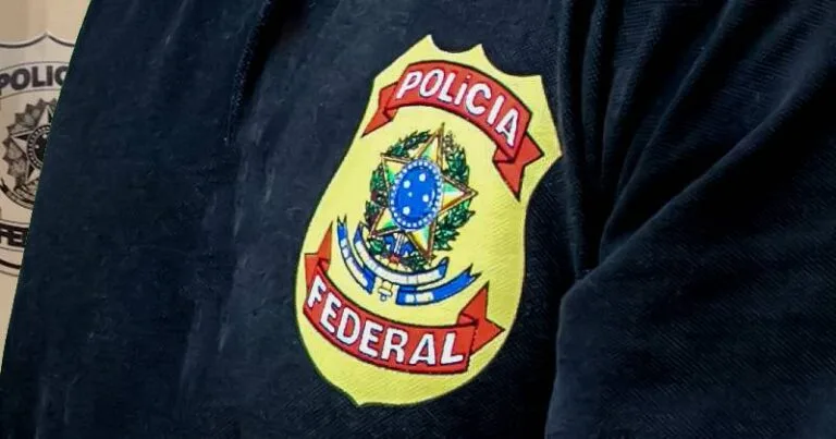 Polícia Federal close camisa PF