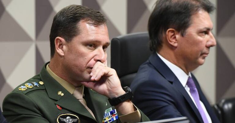 Mauro César Barbosa Cid e o deputado Arthur Maia (União) - Foto de Geraldo Magela - Agência Senado