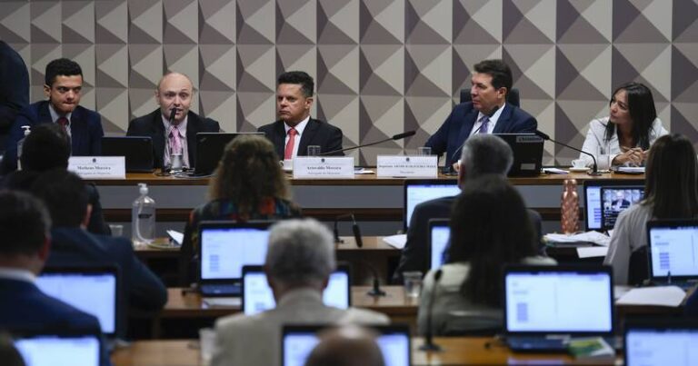 Advogado Matheus Moreira; hacker Walter Delgatti Neto; advogado Ariovaldo Moreira; deputado Arthur Oliveira Maia (União-BA); senadora Eliziane Gama (PSD-MA).