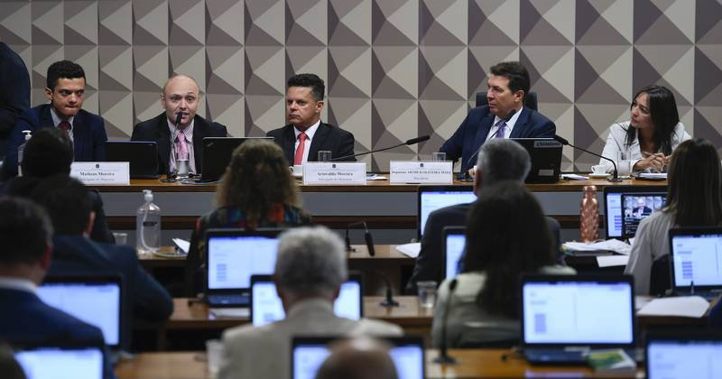 Advogado Matheus Moreira; hacker Walter Delgatti Neto; advogado Ariovaldo Moreira; deputado Arthur Oliveira Maia (União-BA); senadora Eliziane Gama (PSD-MA).