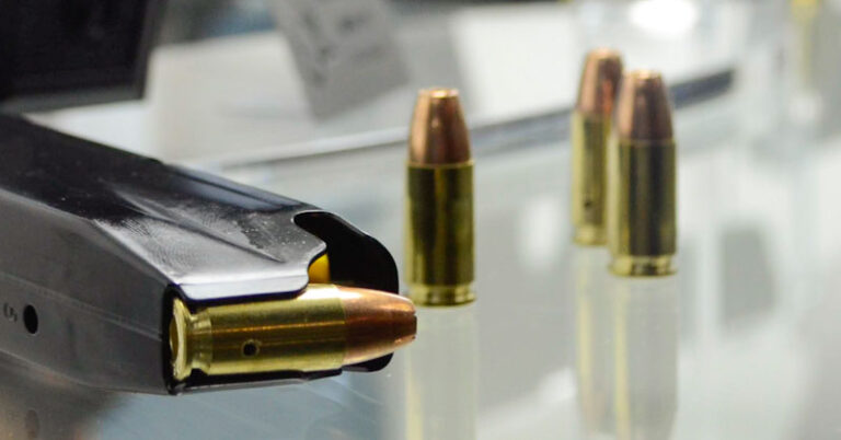 munição pente de bala de pistola