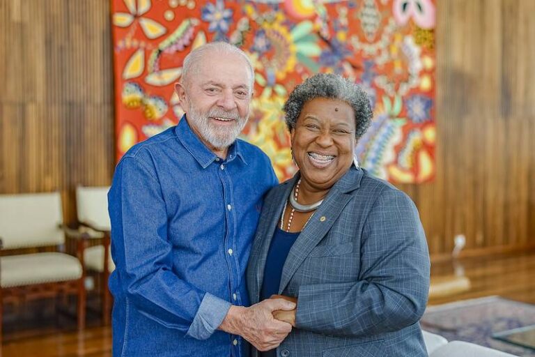 Luiz Inácio Lula da Silva e Macaé Evaristo