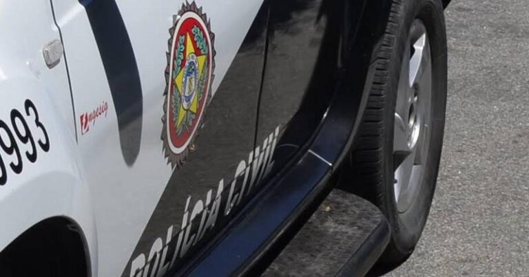 polícia civil viatura porta