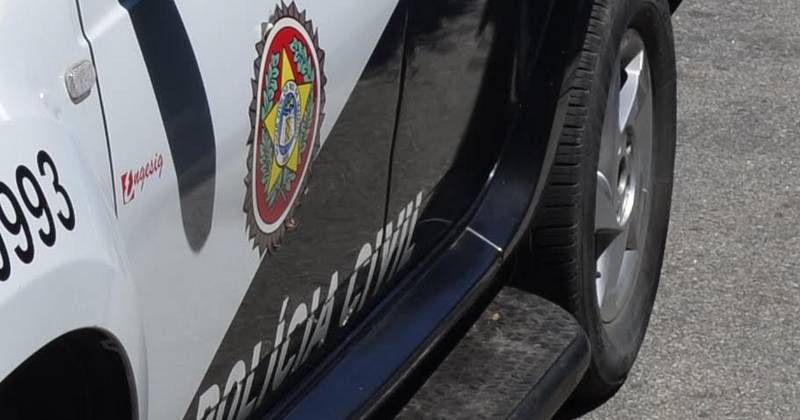polícia civil viatura porta