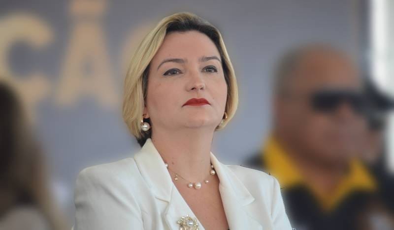 Livia apenas na inauguração do estádio