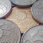 moedas de 25 centavos dinheiro Reais