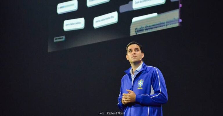 Prefeito Eduardo Cavaliere no Center Stage do Web Summit Rio